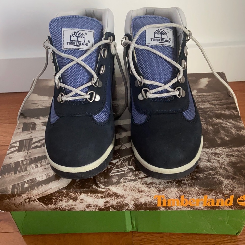 NEW - NEVER WORN - TIMBERLAND FIELD BOOTS: SIZE 4